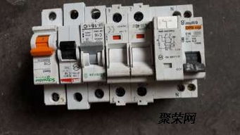 半坡西街專業電工服務 燈具安裝、開關插座維修與配電控制設備維護
